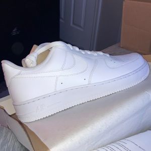 Nike Womens Air Force 1 07’